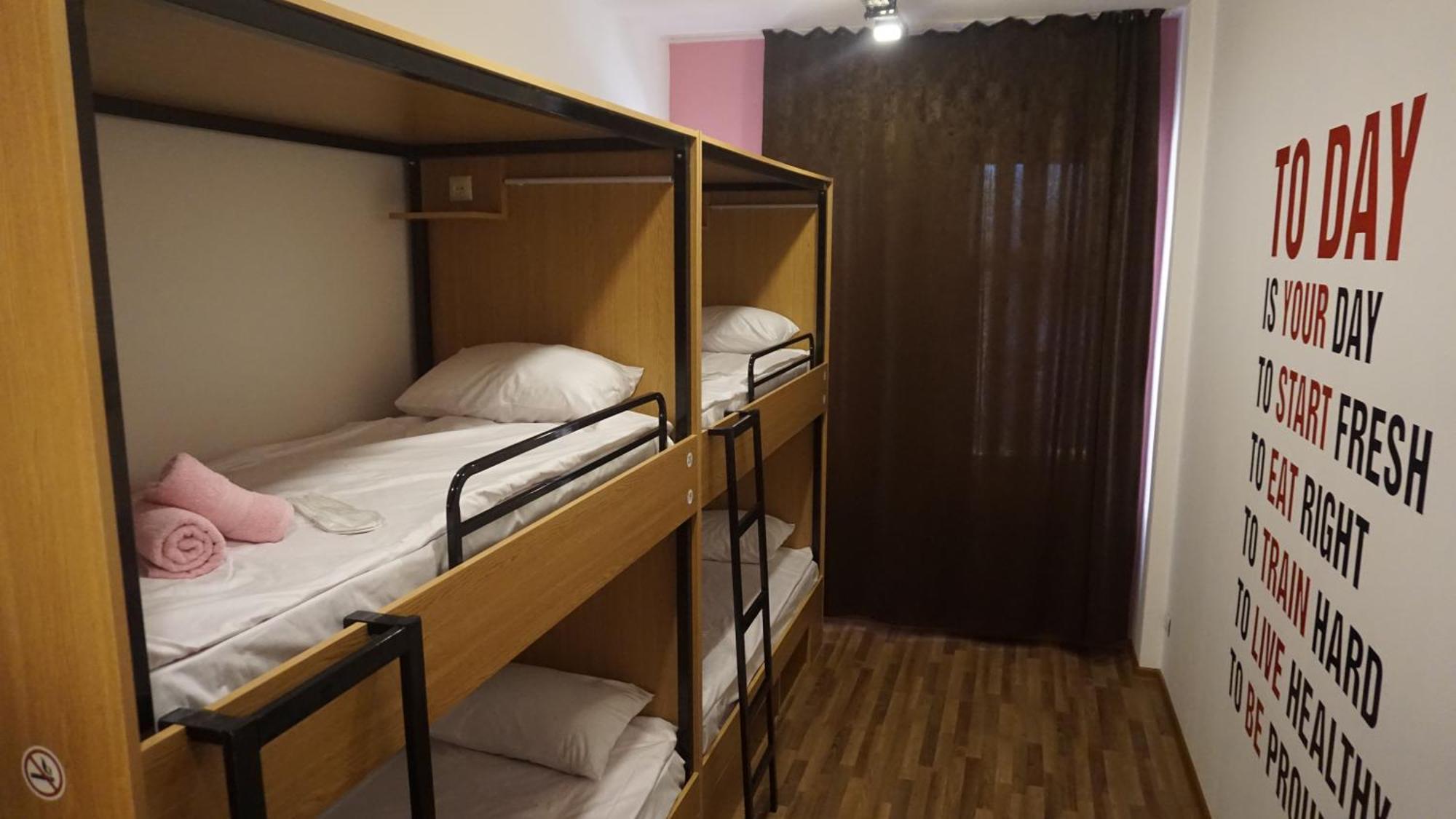 Central Hostel Шеки Экстерьер фото